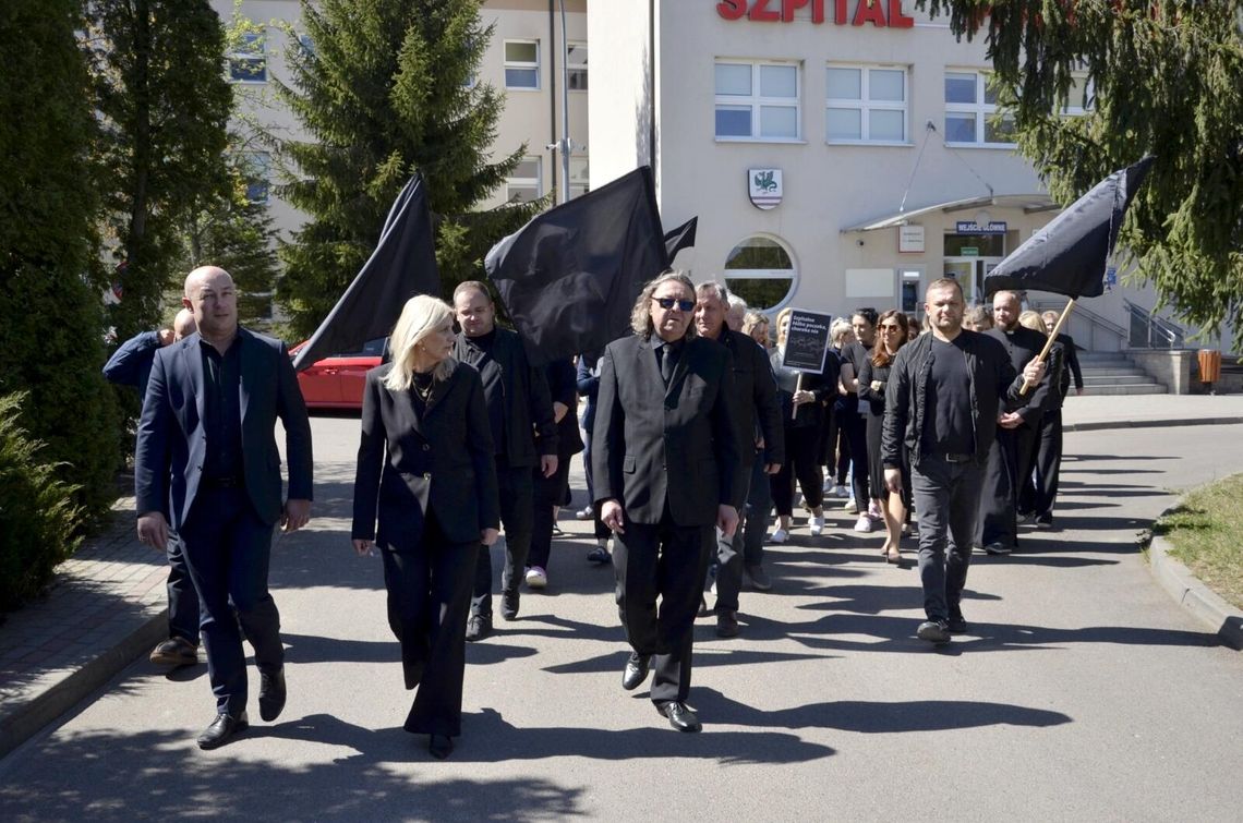 Marsz w obronie szpitali powiatowych. Protest pracowników SP ZOZ w Garwolinie [wideo]