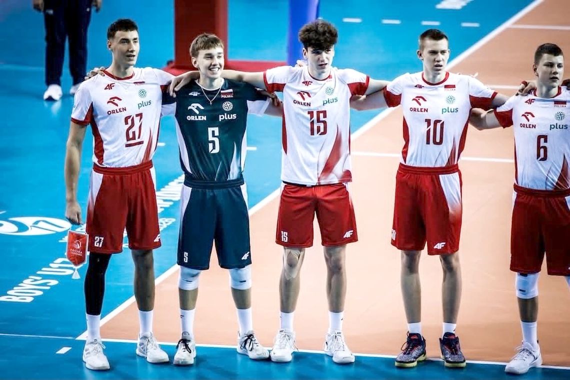 Michał Topór z Garwolina kapitanem reprezentacji Polski U17. Biało-Czerwoni zajęli 6. miejsce na świecie Michał Topór z Garwolina kapitanem reprezentacji Polski U17. Biało-Czerwoni zajęli 6. miejsce na świecie