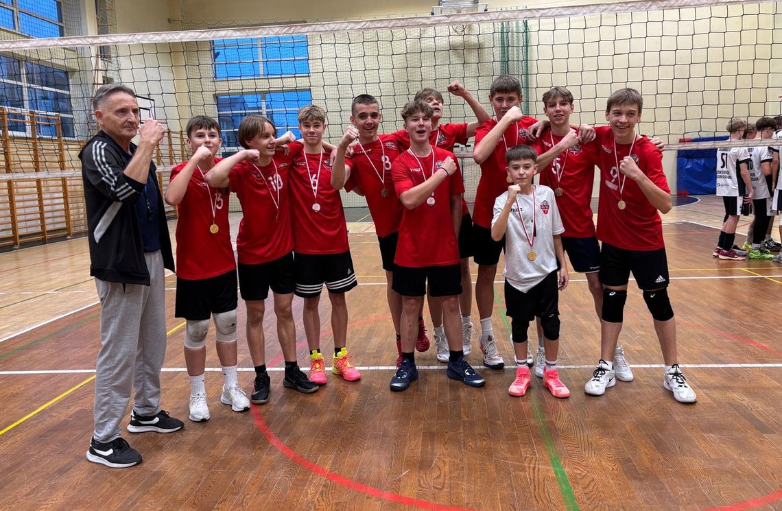 Młodzicy Dwójki wygrali turniej przed własną publicznością Młodzicy Dwójki wygrali turniej przed własną publicznością