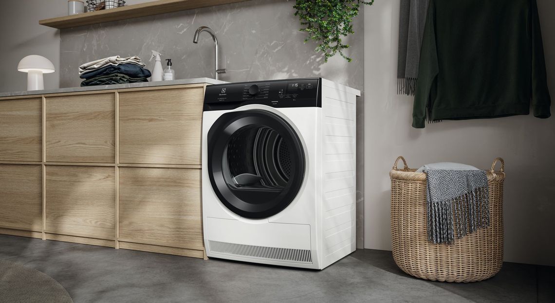 Mniej zgadywania przy suszeniu prania: jak DryAssist w suszarce Electrolux dopasowuje cykl do różnych tkanin Mniej zgadywania przy suszeniu prania: jak DryAssist w suszarce Electrolux dopasowuje cykl do różnych tkanin