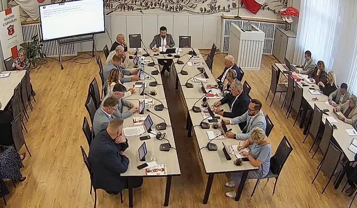Monitoring, ciemne ulice i zapas wody. O bezpieczeństwie na sesji Monitoring, ciemne ulice i zapas wody. O bezpieczeństwie na sesji