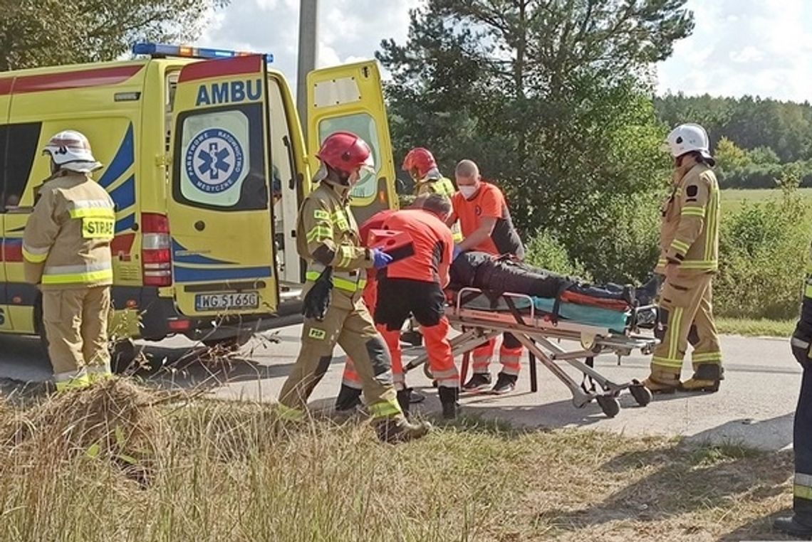 Motocyklista wpadł do rowu. Lądowało LPR