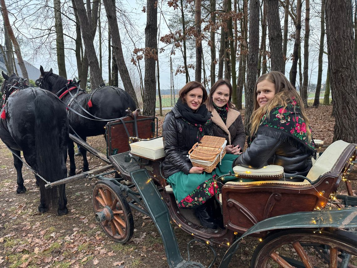 Muzyczna kartka świąteczna od Koła Gospodyń Wiejskich „Urzekające” w Jaźwinach Muzyczna kartka świąteczna od Koła Gospodyń Wiejskich „Urzekające” w Jaźwinach