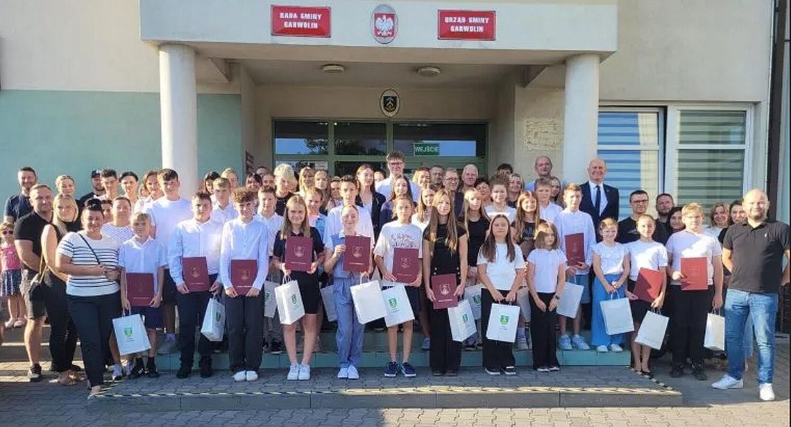 Najzdolniejsi uczniowie z gminy nagrodzeni stypendium