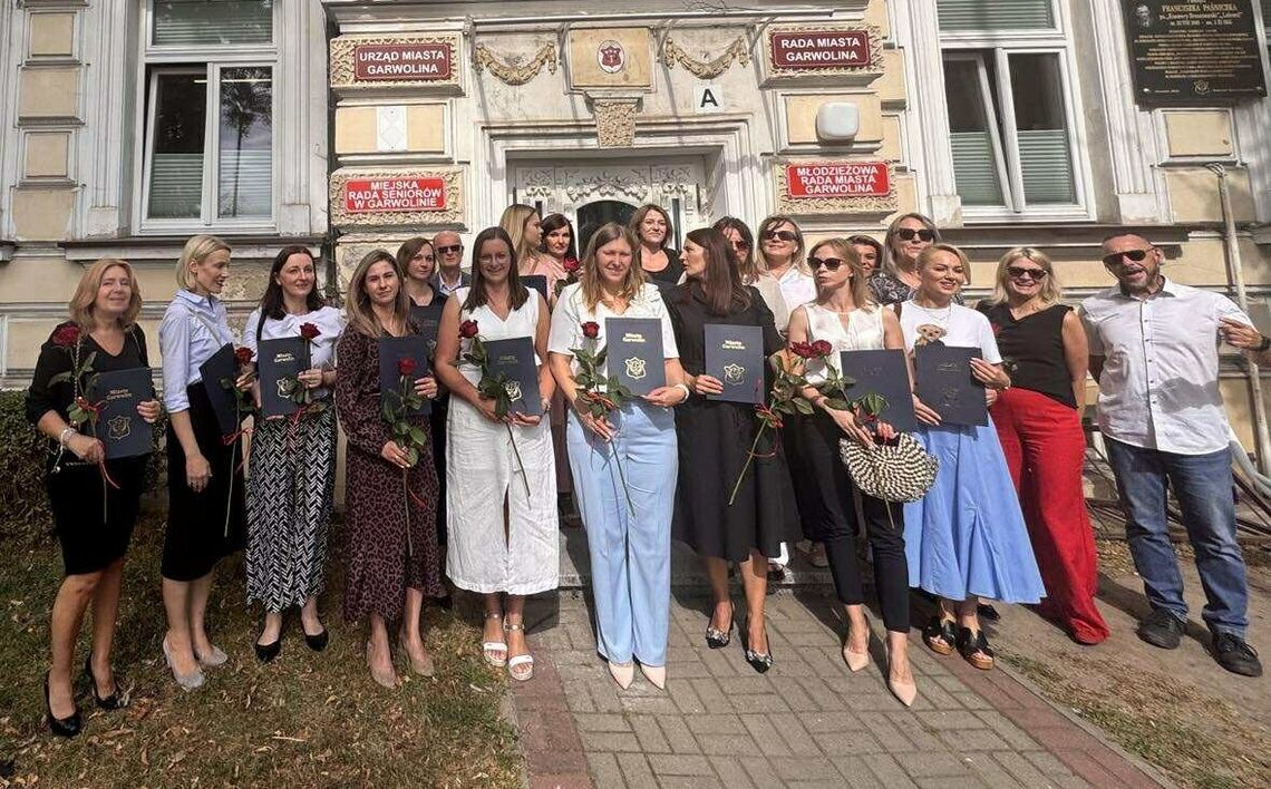 Nauczycielki z awansem, dyrektorka z powierzeniem Nauczycielki z awansem, dyrektorka z powierzeniem