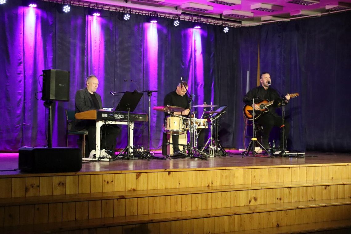 Niedzielny wieczór z przebojami Czesława Niemena Niedzielny wieczór z przebojami Czesława Niemena