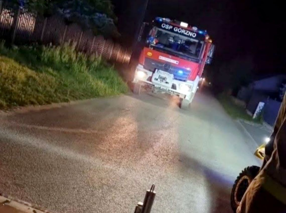 Nocne poszukiwania 23-latka. Do akcji ruszyły drony, quad i pies tropiący Nocne poszukiwania 23-latka. Do akcji ruszyły drony, quad i pies tropiący