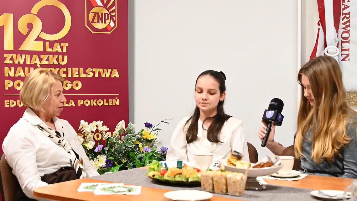 O dawnych szkołach i nauczycielach z pasją. Halina Poszytek w nowym odcinku „Gigantów Historii Garwolina”