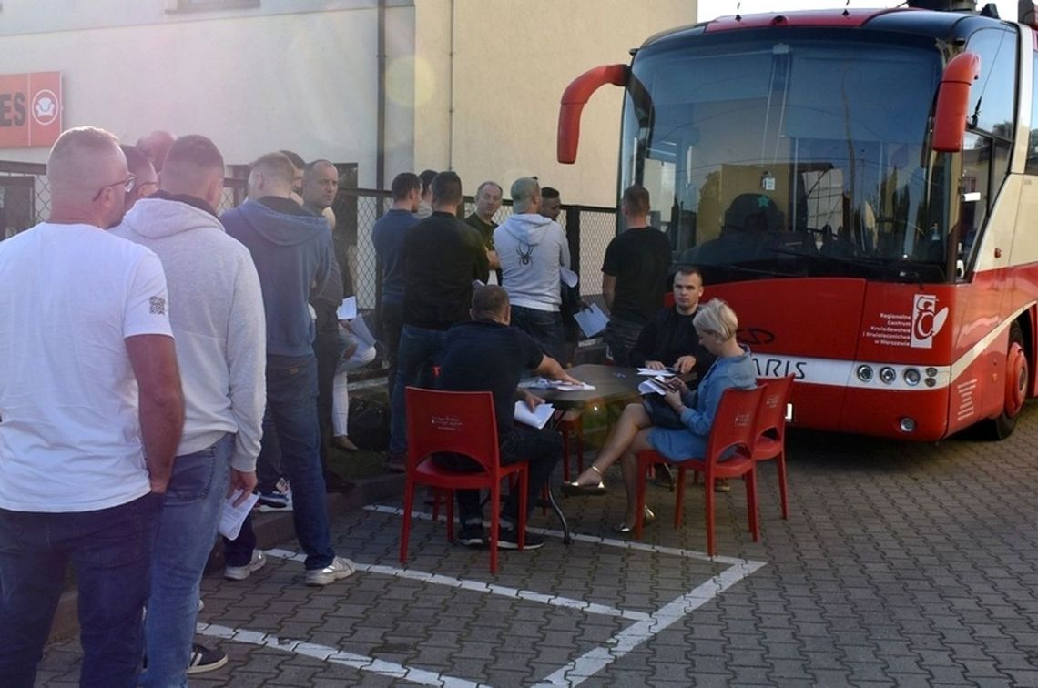 Oddaj krew pod komendą Oddaj krew pod komendą