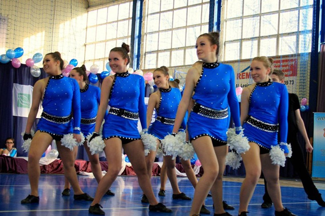 Oglądaj cheerleaderki na żywo!