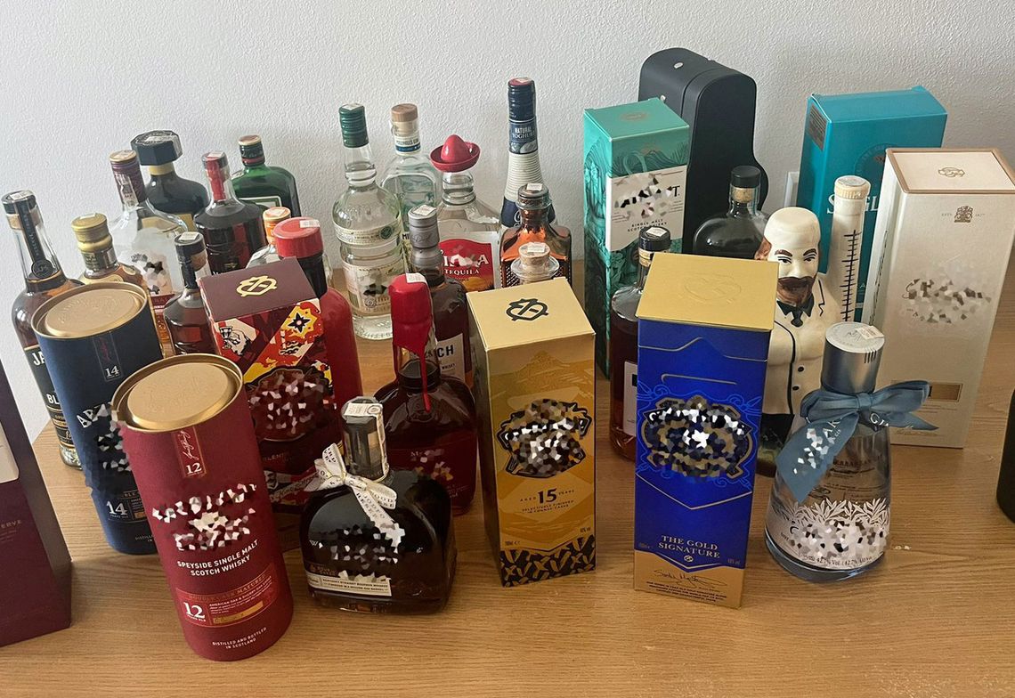 Okradała sklep z drogich alkoholi. Policjanci odzyskali większość łupów