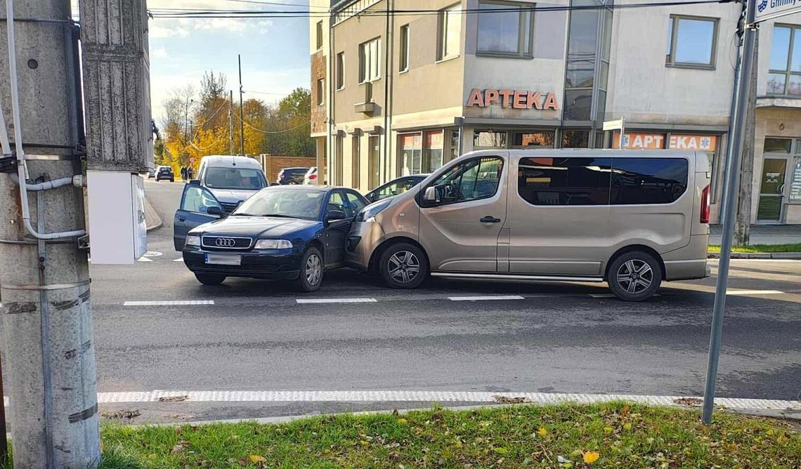 Opel z audi - kolizja w Sobolewie