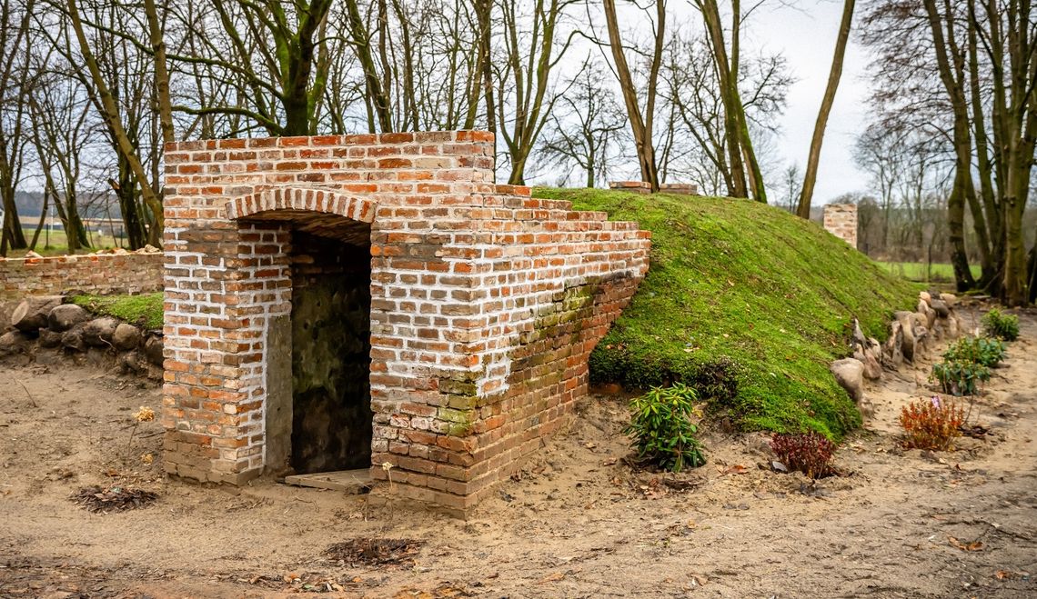Park w Izdebnie-Kolonii zyskał nowe oblicze Park w Izdebnie-Kolonii zyskał nowe oblicze