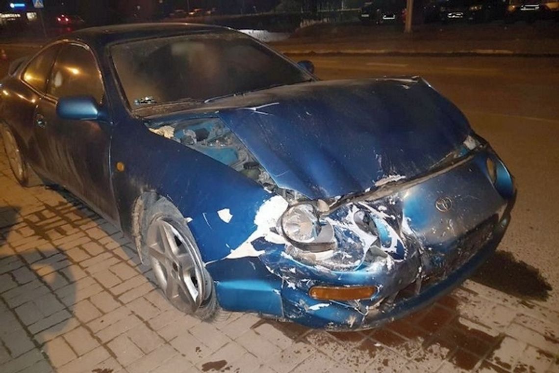 Pędził toyotą. 22-latek stracił prawko