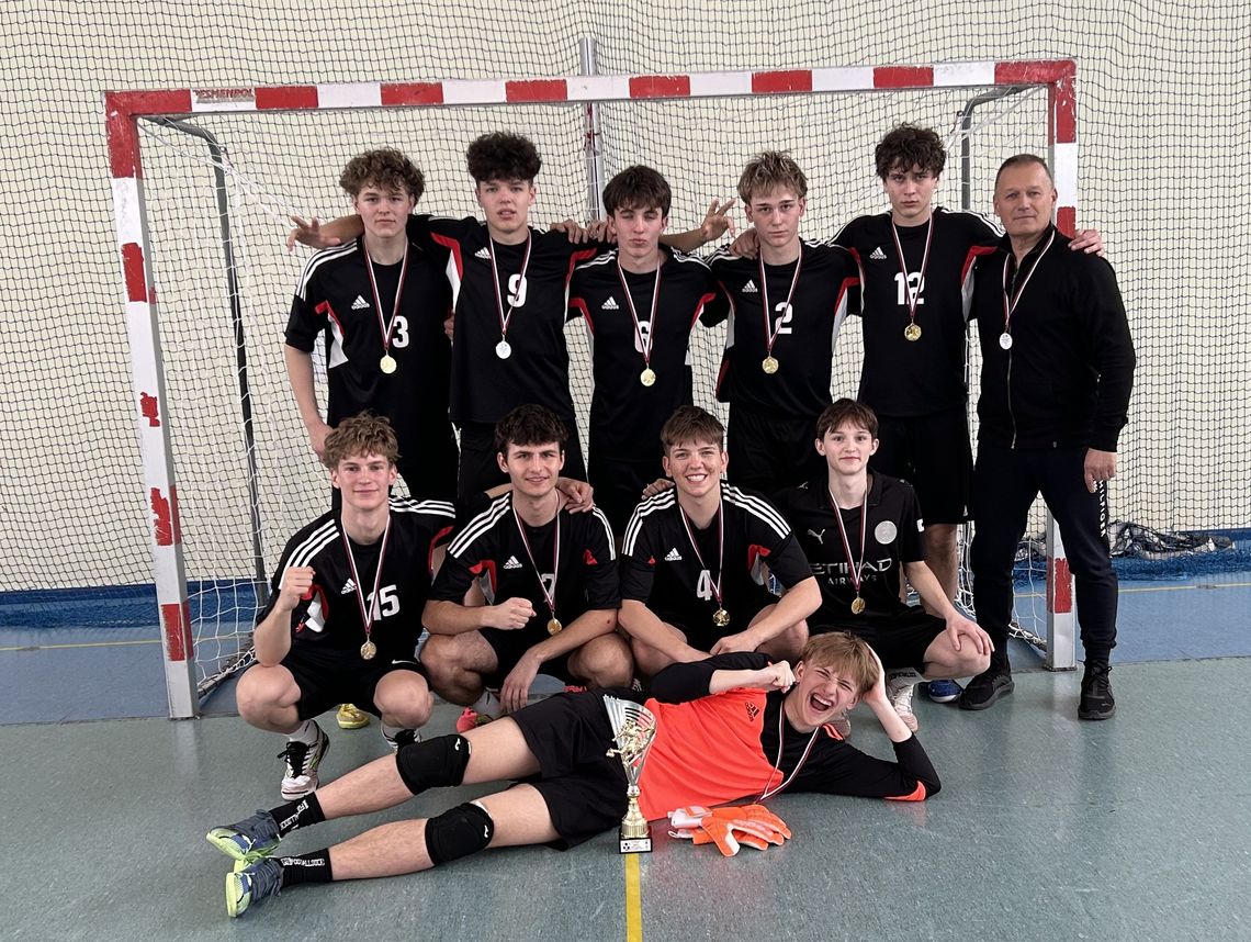 Piłkarze Ogólniaka najlepsi w powiecie