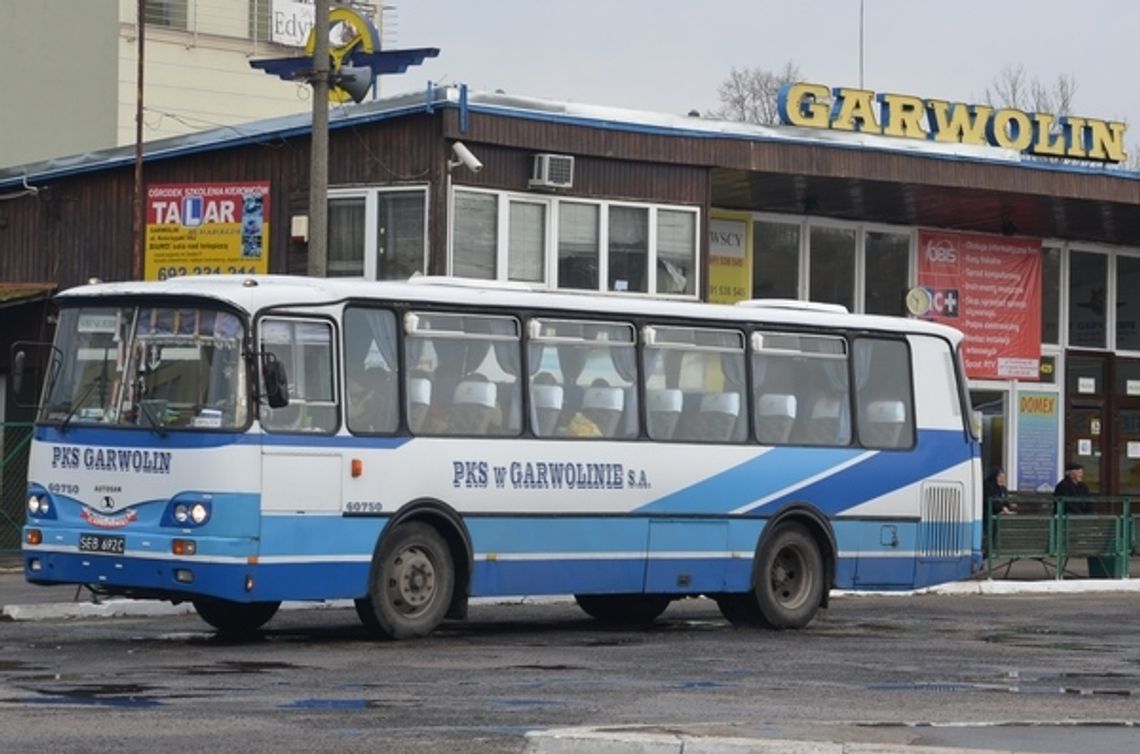 PKS zlikwidował kursy z Warszawy. Pasażerowie oburzeni