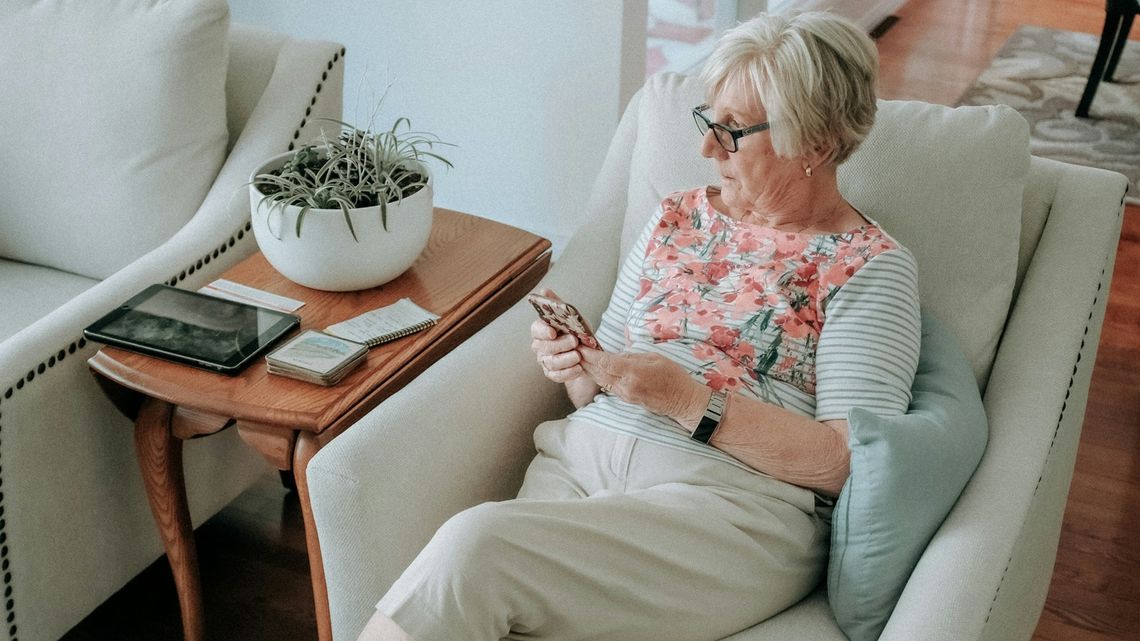 Pobierasz zasiłek lub świadczenie przedemerytalne? Pamiętaj o rozliczeniu się z ZUS i złóż zaświadczenie