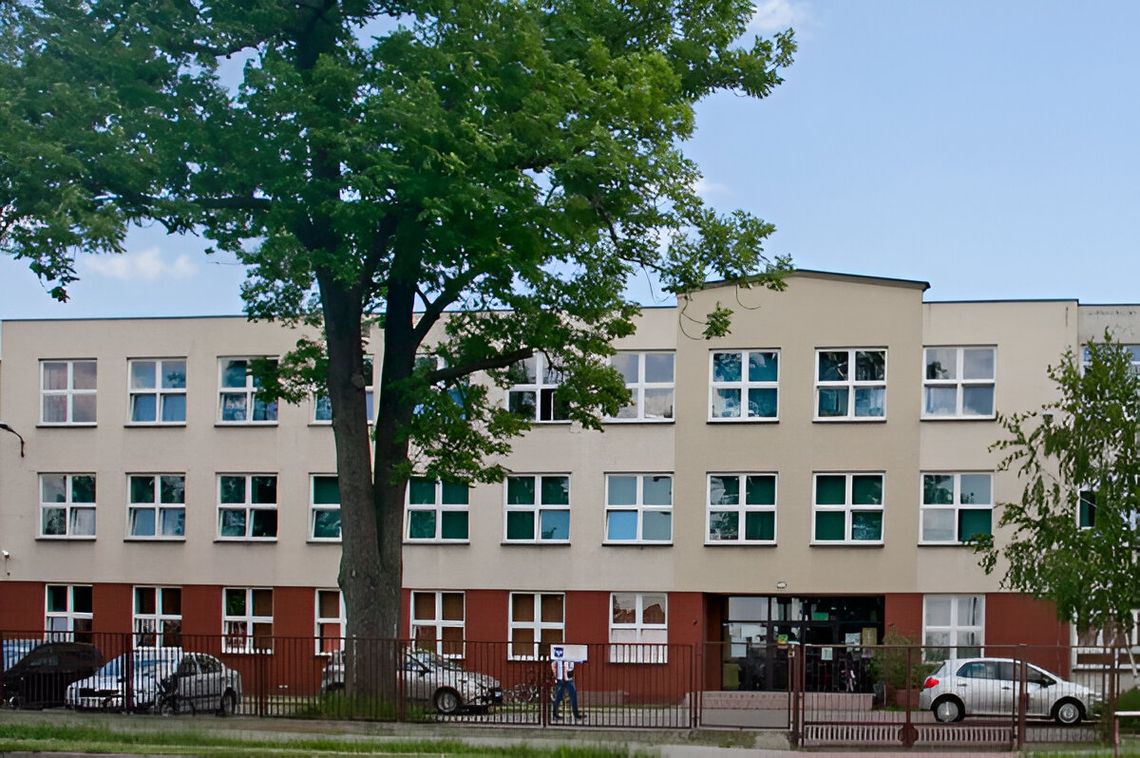 Pod boiskiem SP nr 2 powstanie modułowe ukrycie. Miasto podpisało umowę na dokumentację Pod boiskiem SP nr 2 powstanie modułowe ukrycie. Miasto podpisało umowę na dokumentację