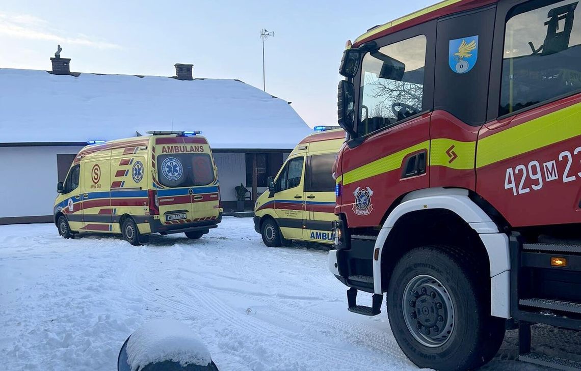 Podejrzenie zatrucia czadem w Dudce. Na miejscu trzy zastępy straży pożarnej