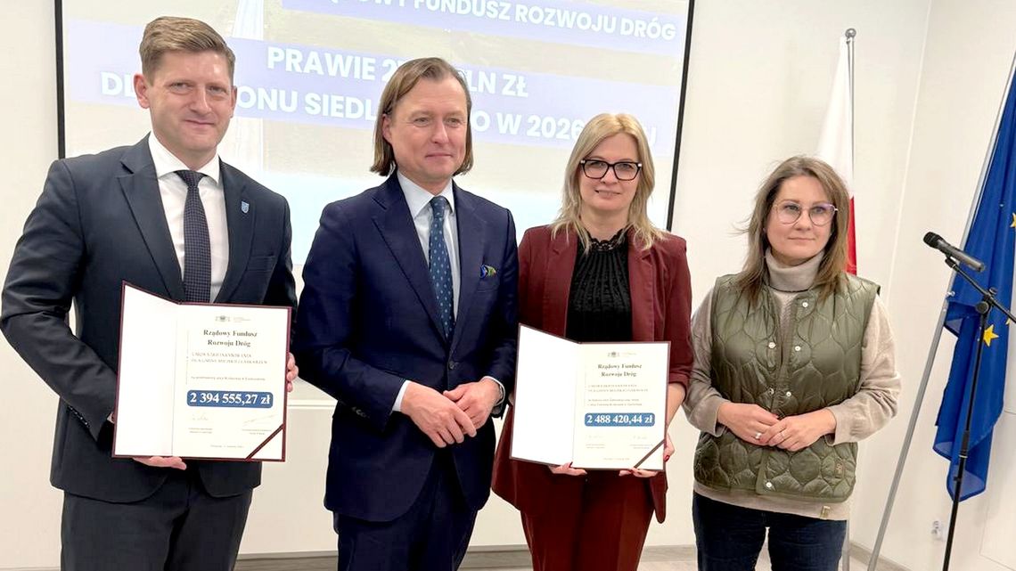 Podpisali umowy na budowę ronda w Garwolinie i przebudowę Kolejowej w Łaskarzewie