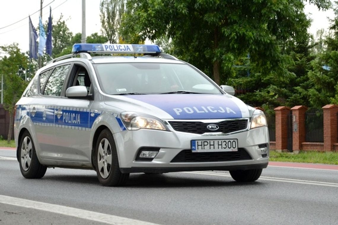 Policjanci jechali do aresztu z pijanym kierowcą. Po drodze zatrzymali kolejnego