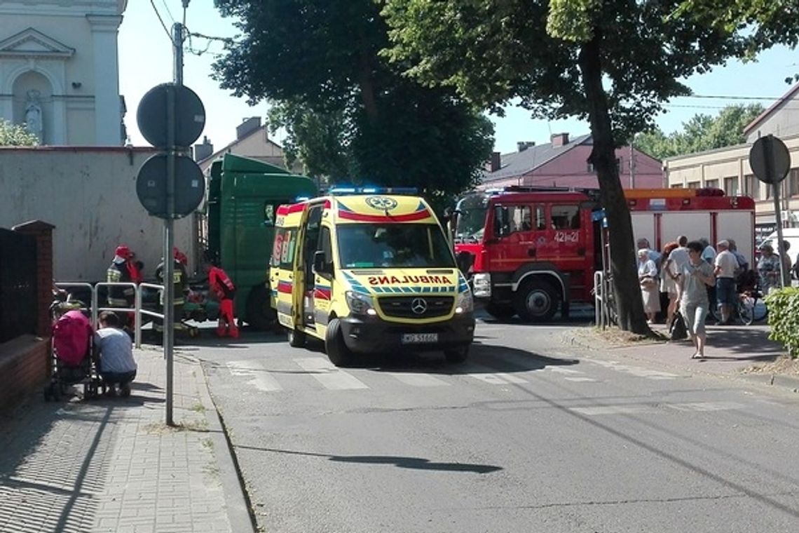 Potrącił go tir. Zmarł w szpitalu