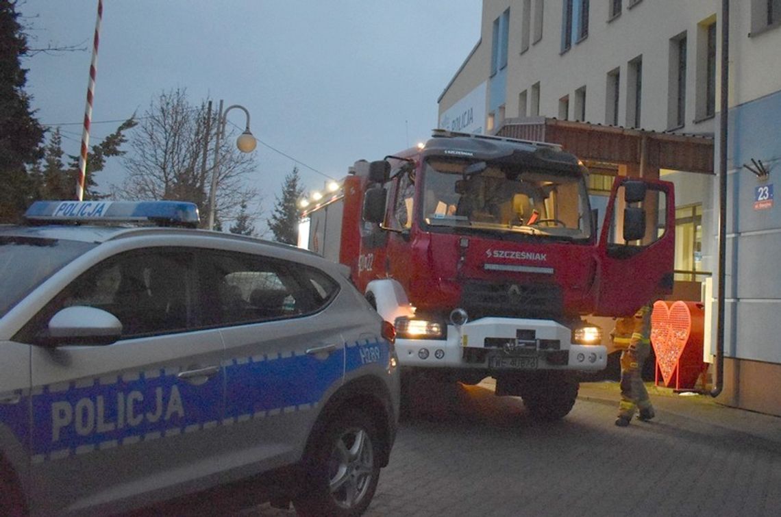 Pożar i ewakuacja komendy. Wspólne ćwiczenia służb