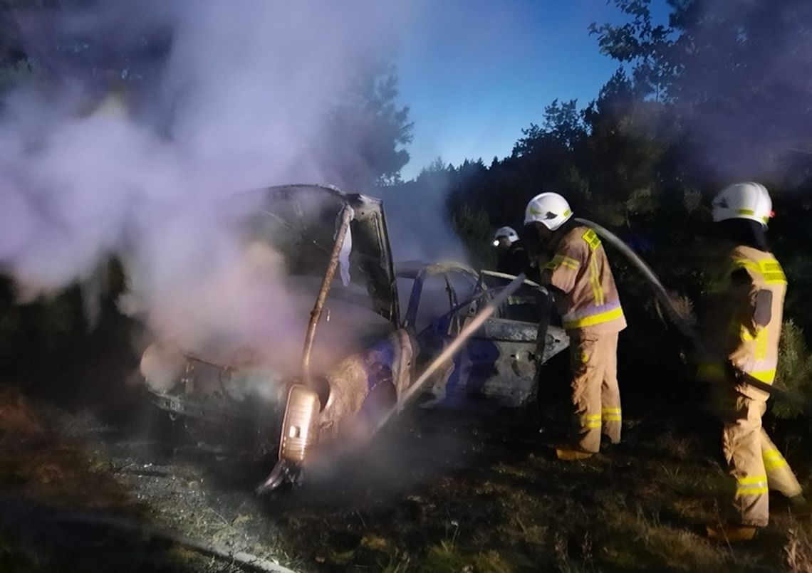 Pożar mercedesa. Właściciel uprzątnął wrak