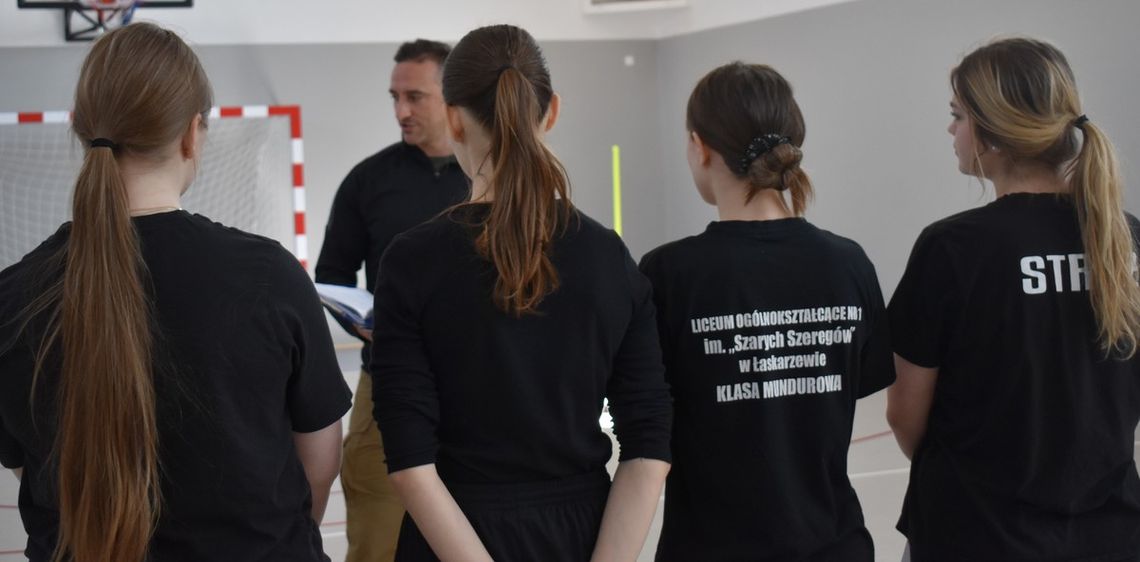 Przedsmak służby. Uczniowie klas mundurowych z Łaskarzewa sprawdzili swoją sprawność
