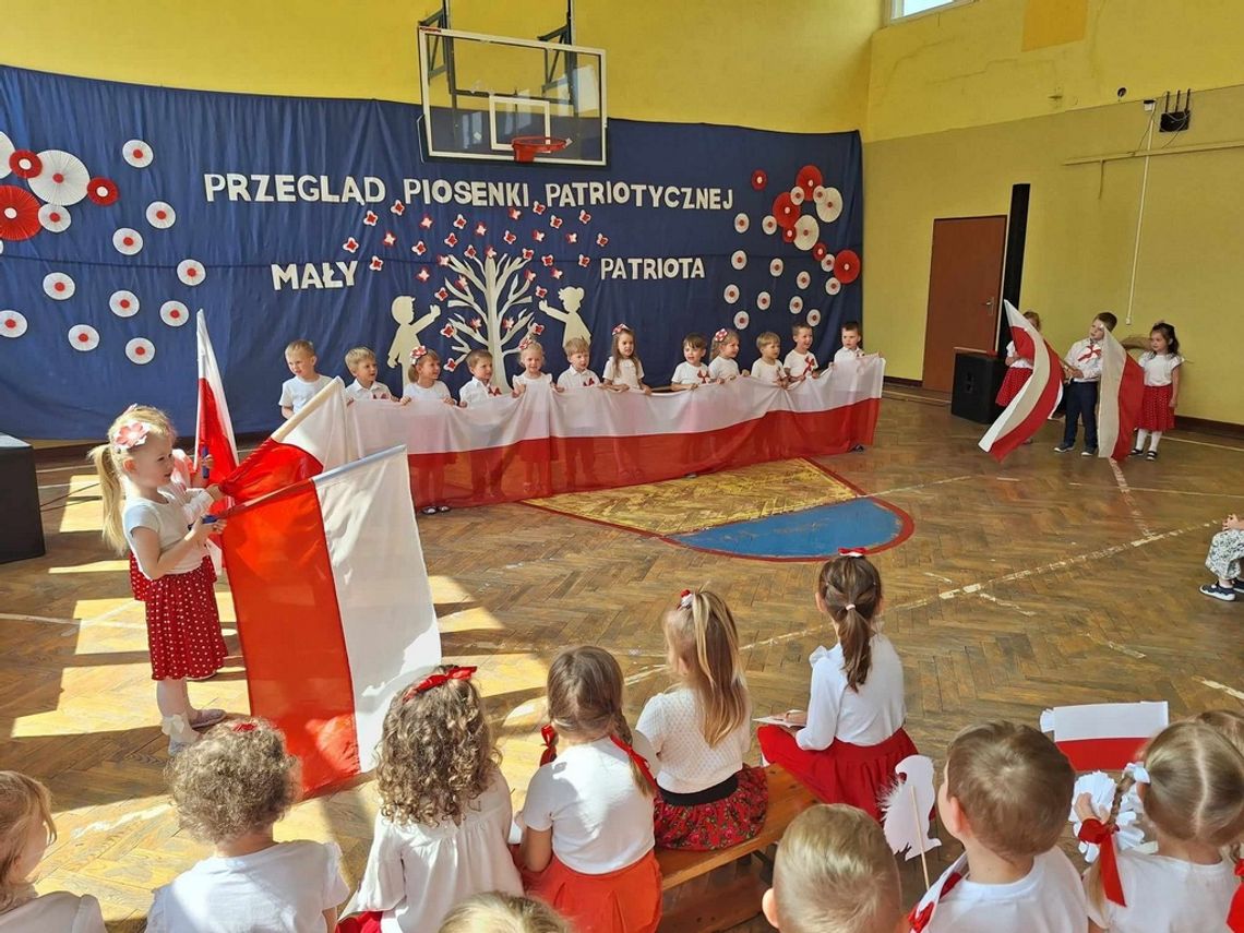 Przedszkolaki na patriotyczną nutę