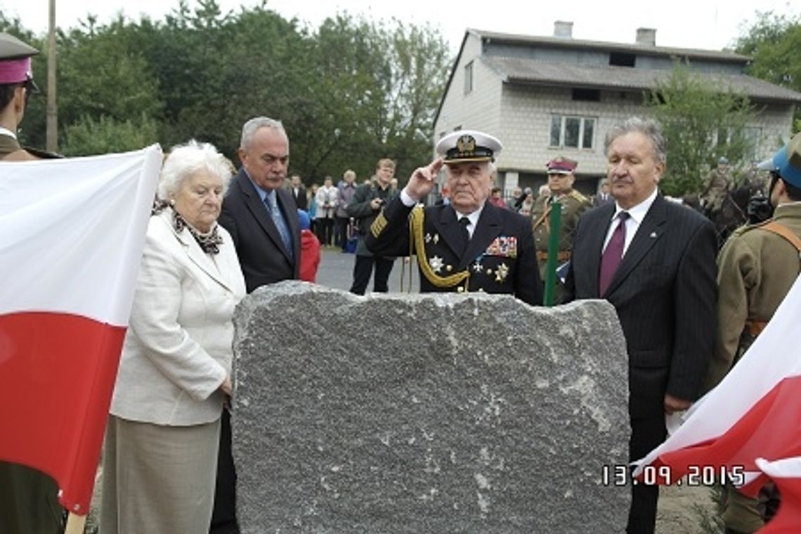 Przewóz: pamiątkowa tablica dla obrońców mostu