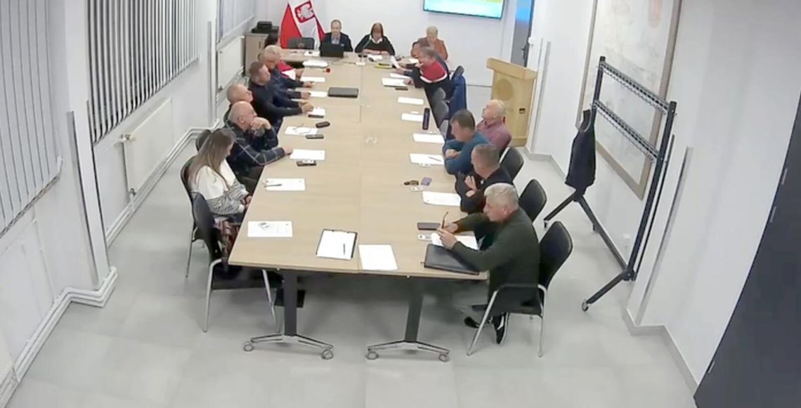 Radni spotkali się o świcie. Nadzwyczajna sesja rady gminy Radni spotkali się o świcie. Nadzwyczajna sesja rady gminy