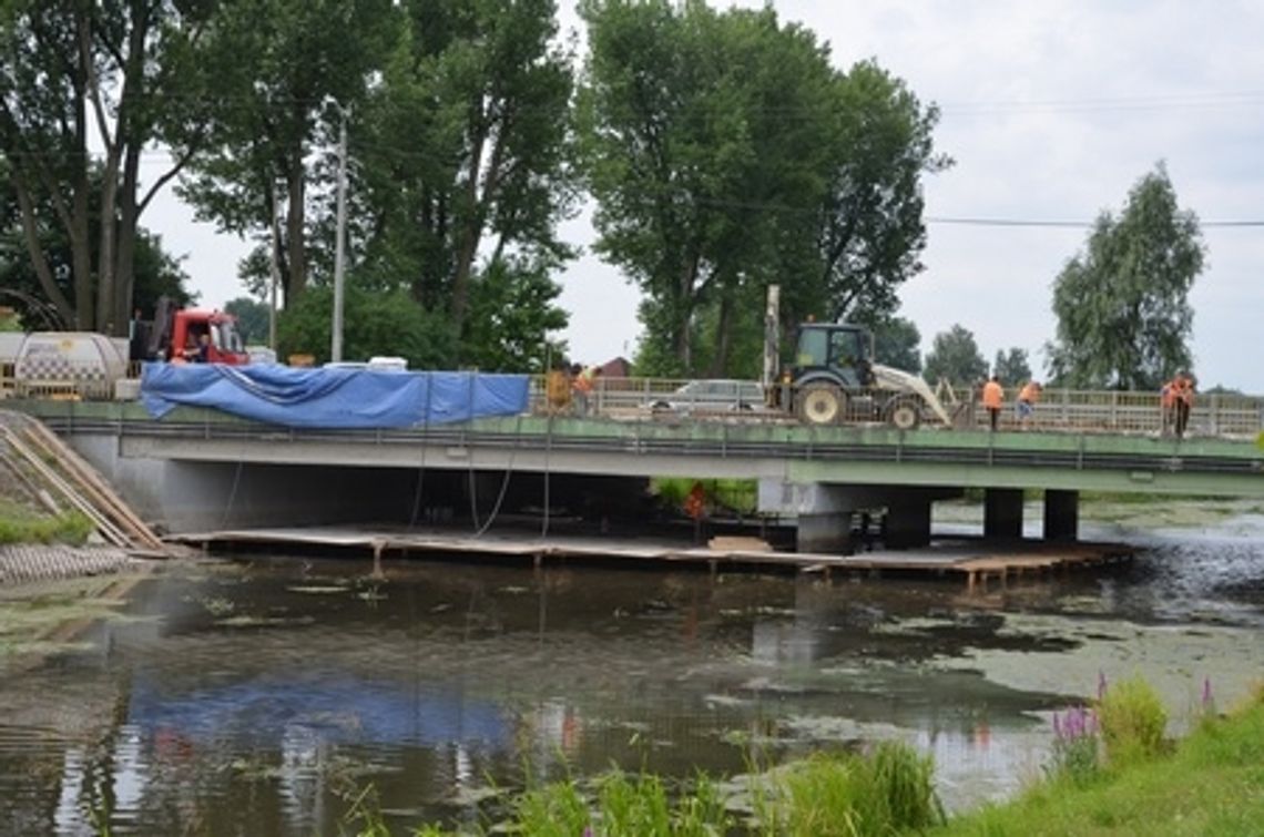 Remont mostu będzie trwał dłużej