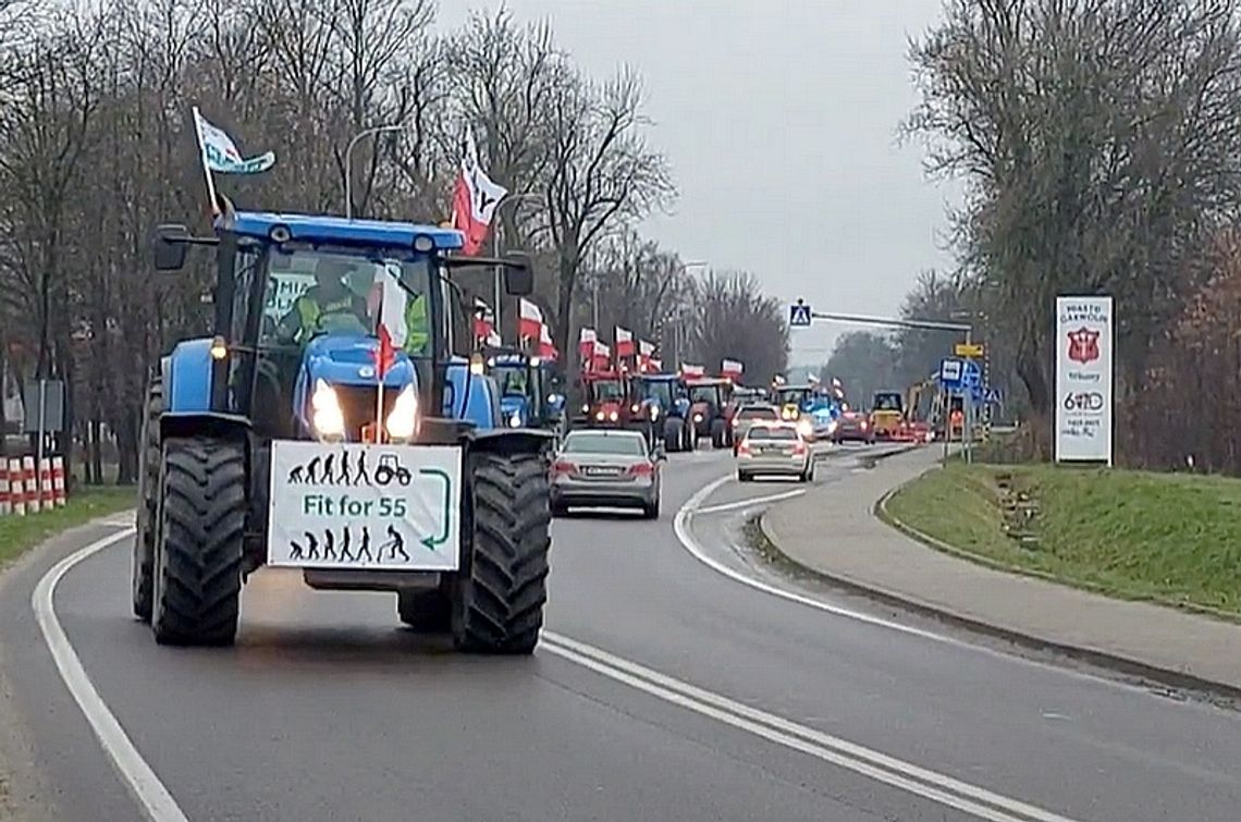 Rolnicy pojechali na Warszawę [wideo]