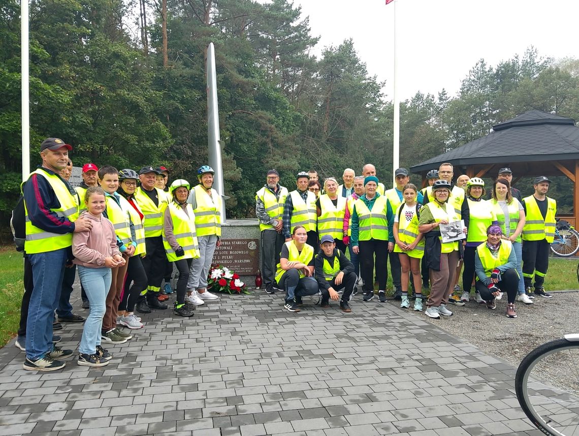 Rowerzyści odkrywali historię regionu podczas rajdu "Rowerem przez dwa województwa"