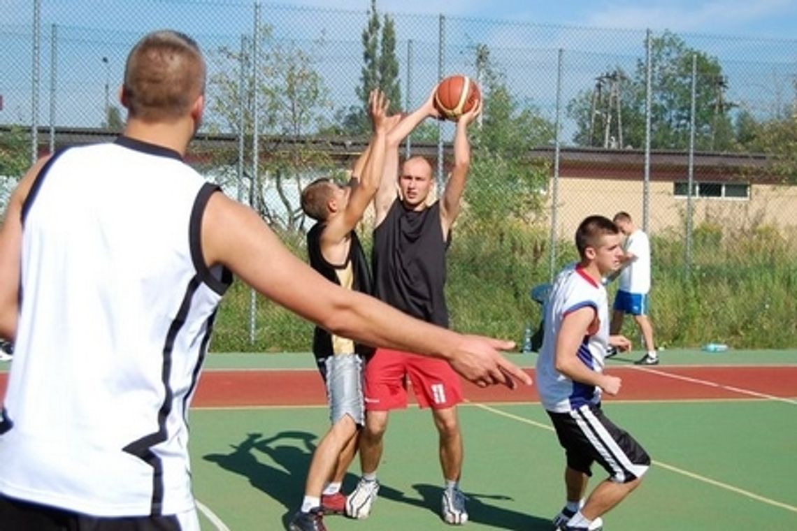 Ruszają rozgrywki streetballa