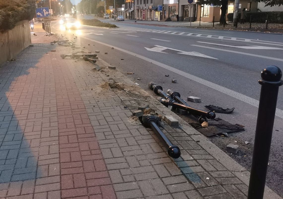 Ściął słupki w centrum Garwolina. Zgłosił się na policję