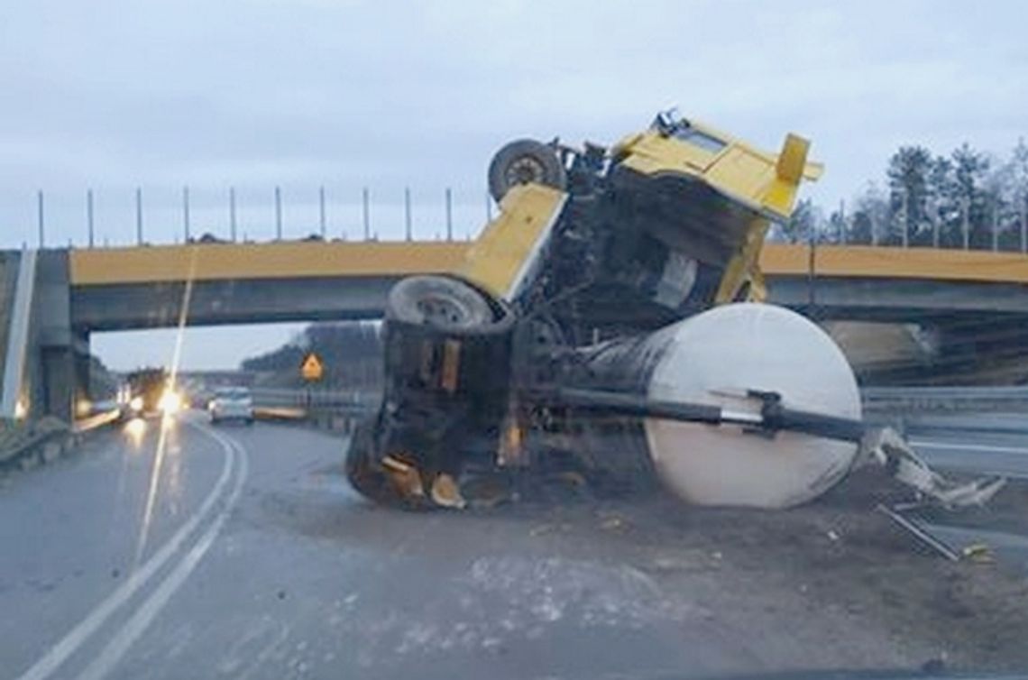 Silos złamał się w pół. Wahadło na DK 17