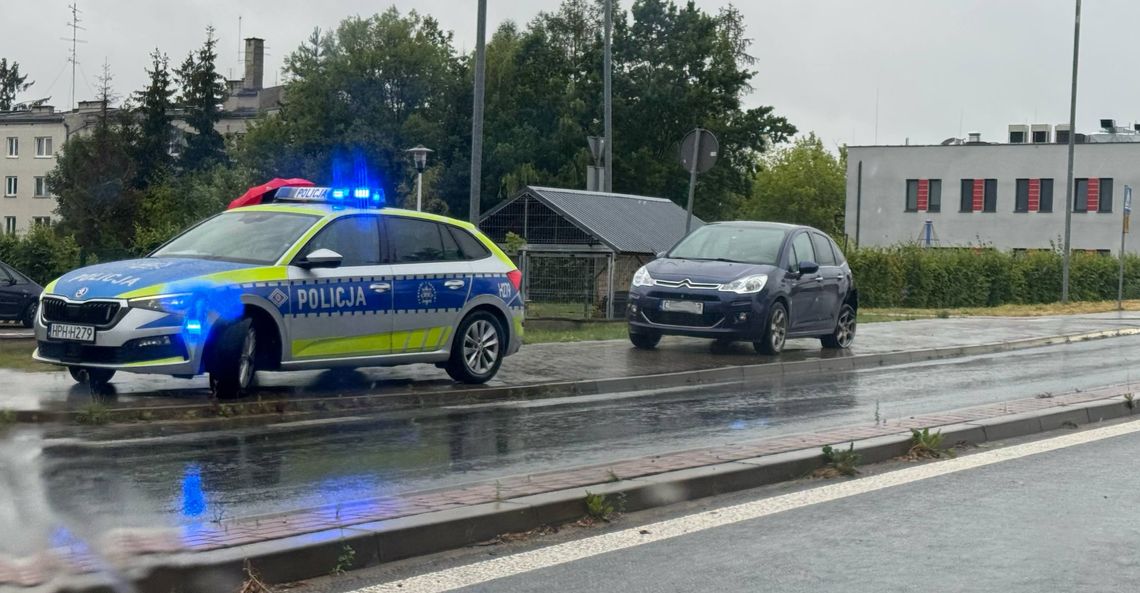 Śliski poranek na drogach. Wypadki na S17 i na Lubelskiej