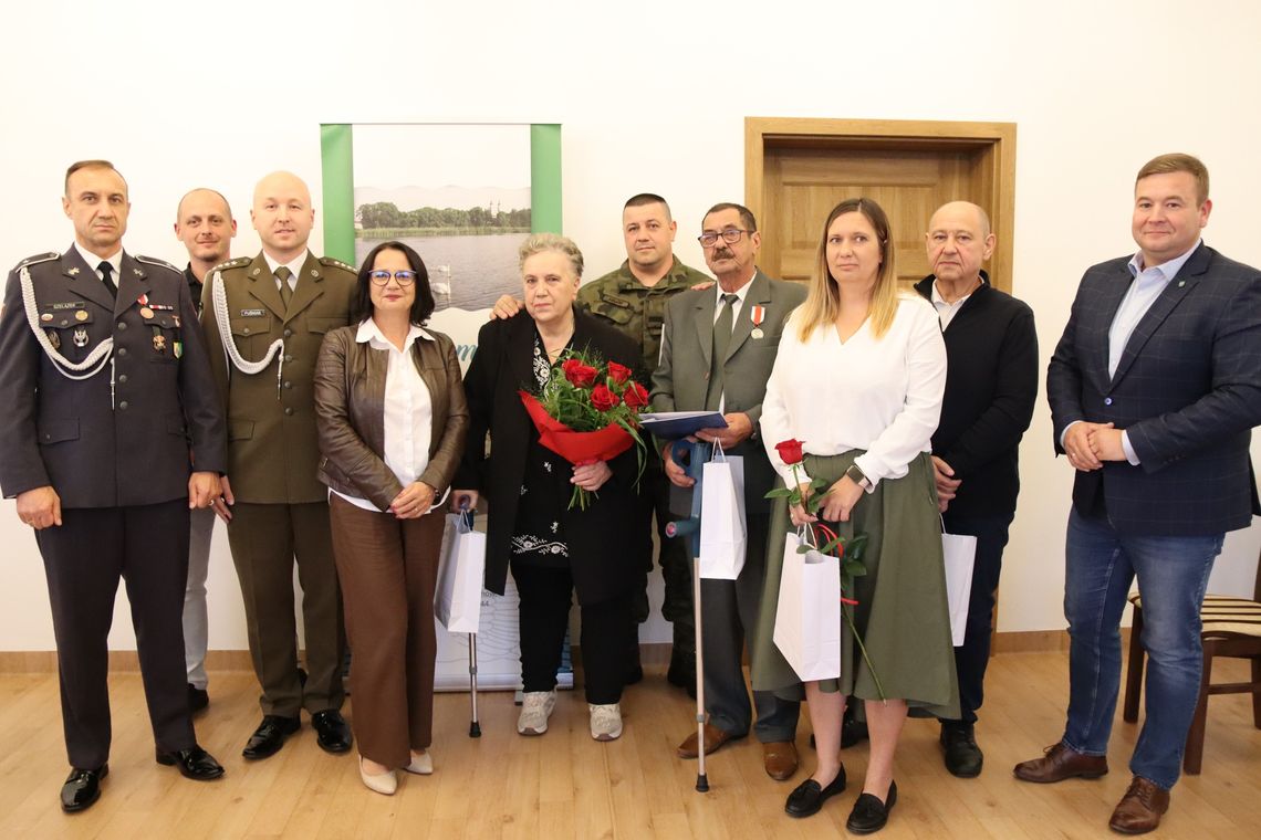 Srebrne Medale „Za zasługi dla obronności kraju” dla Państwa Szelążek z Żelechowa