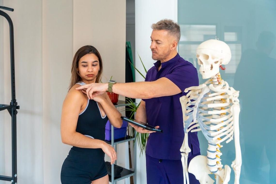 Studia osteopatyczne dla fizjoterapeutów – czego można się nauczyć?