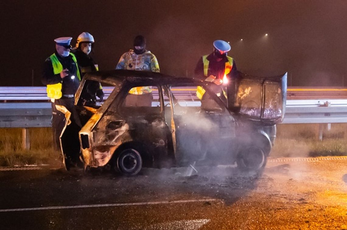 SUV uderzył w fiata. ?Maluch? spłonął