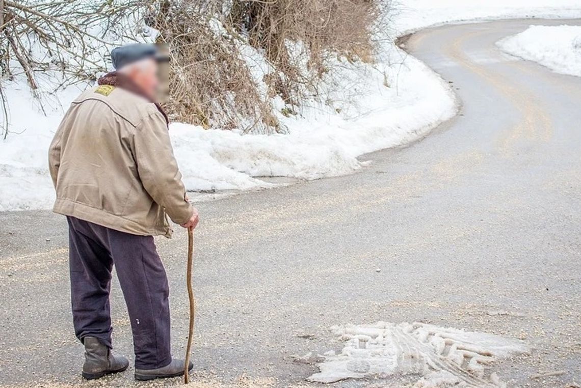 Synowie znęcali się nad ojcem. Z domu trafili do więzienia