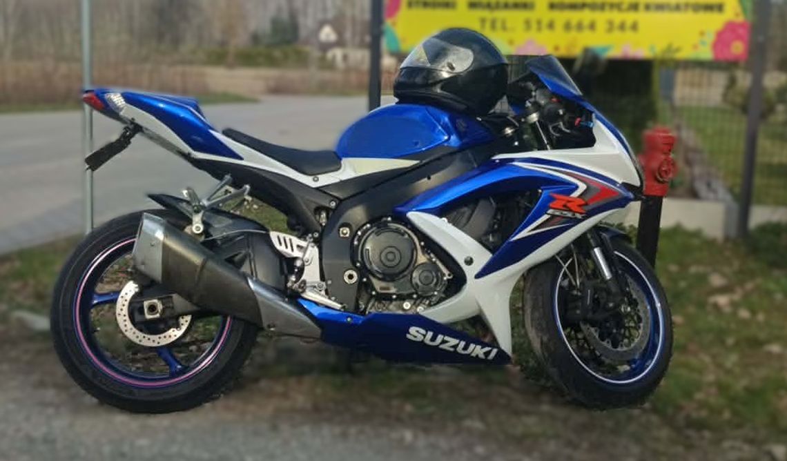 Szarżował na jednym kole. Okazało się, że nie ma prawa jazdy Szarżował na jednym kole. Okazało się, że nie ma prawa jazdy