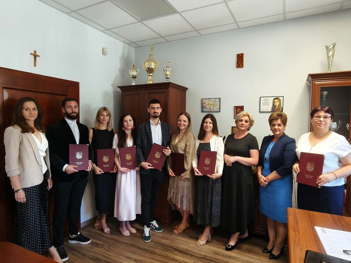 Sześciu nauczycieli z gminy Parysów otrzymało awans zawodowy Sześciu nauczycieli z gminy Parysów otrzymało awans zawodowy
