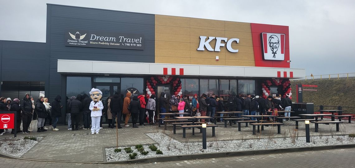 Tłumy na otwarciu KFC