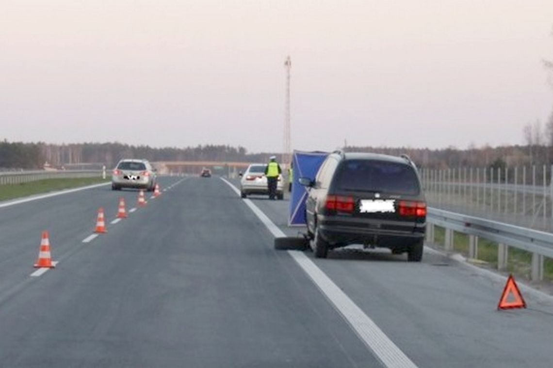 Tragiczny wypadek na S17. Jak bezpiecznie zmienić koło?