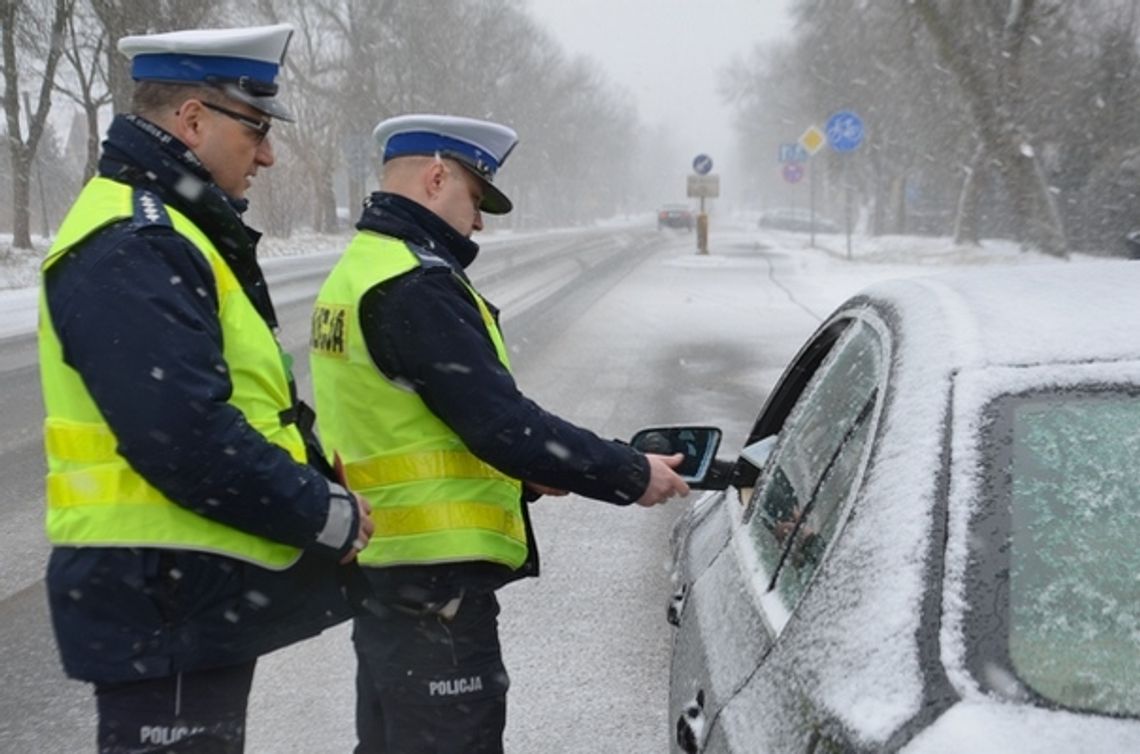 Uciekał przed policją. Po pościgu trafił prosto do więzienia