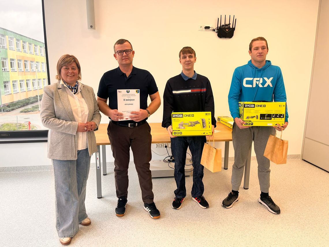 Uczniowie z Miętnego wśród najlepszych w Polsce w konkursie OZE