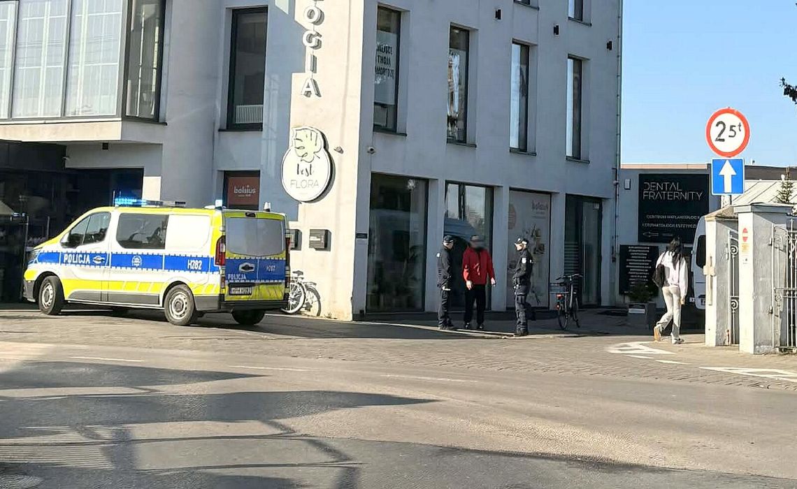 Upadł na rowerze. Interweniowała policja